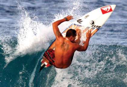 Croisière surf aux Maldives