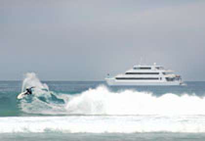 Croisière surf aux Maldives avec le Four Seasons Explorer